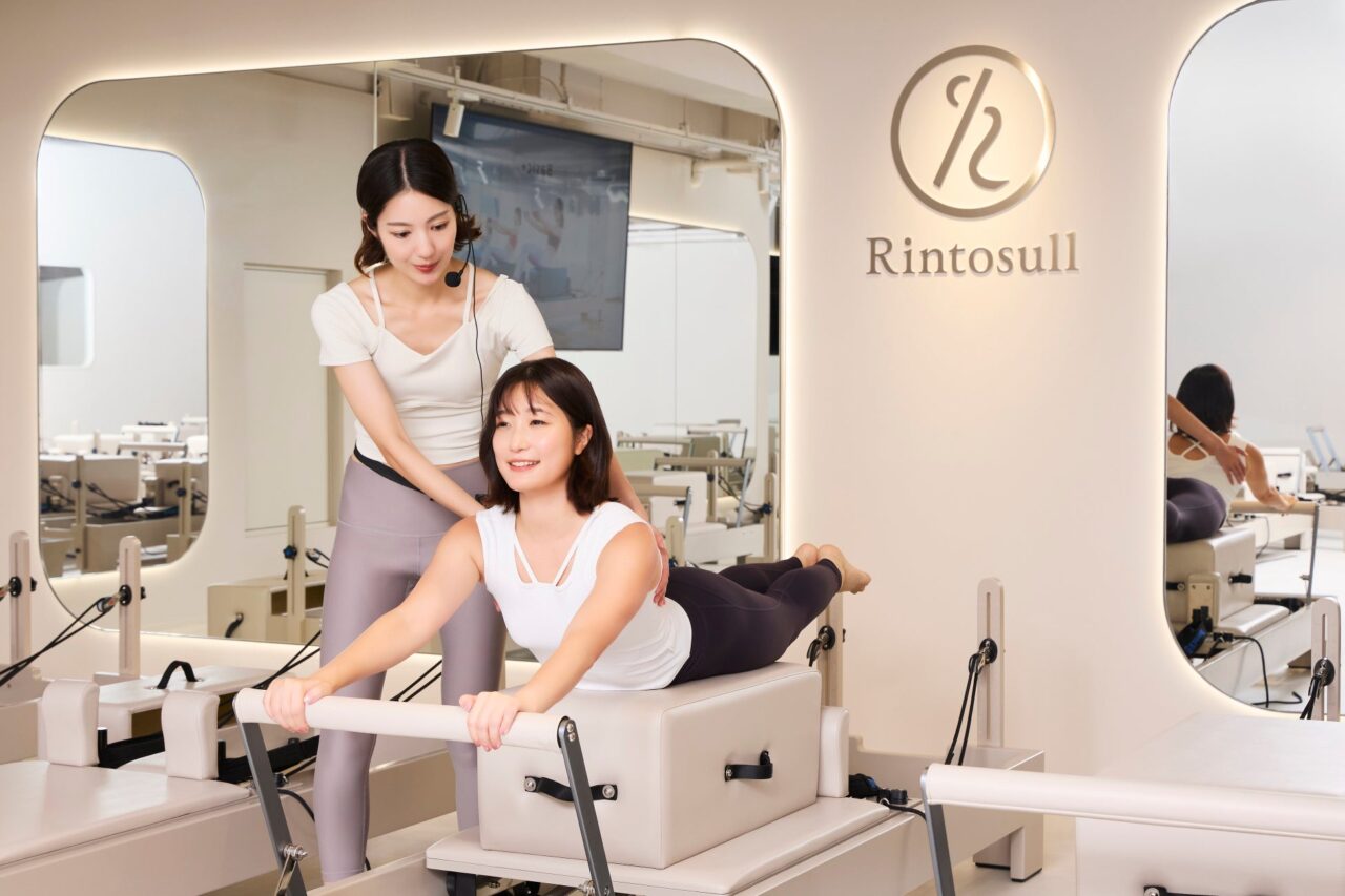 Rintosullでインストラクターのサポートを受けながらレッスンする様子